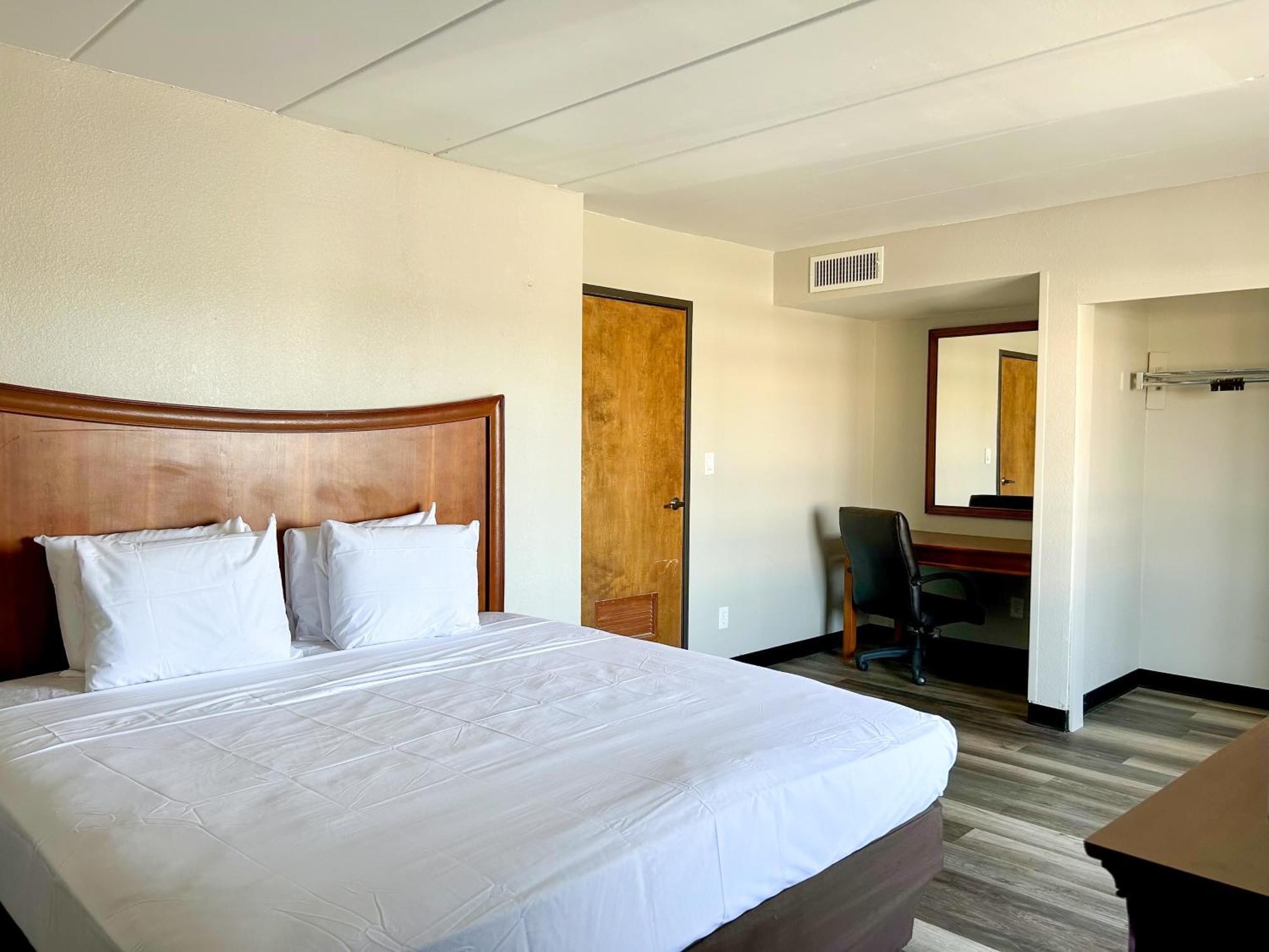 Tulsa Square Hotel Central, I-44 By Oyo المظهر الخارجي الصورة